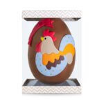 Σοκολατένιο Πασχαλινό Αυγό ντυμένο με ζαχαρόπαστα σε σχέδιο Κόκορας